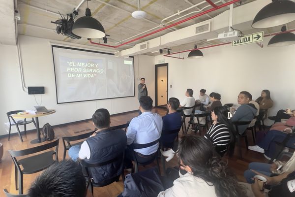 Jornada de capacitacion comercial en aula